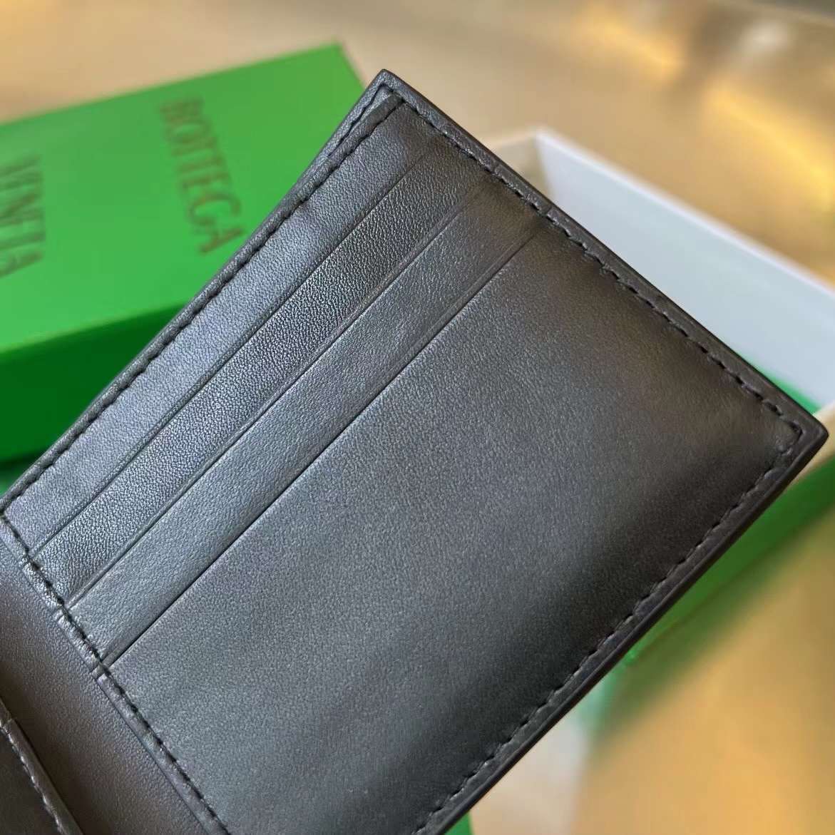 보테가 카세트 이중 접이식 지갑