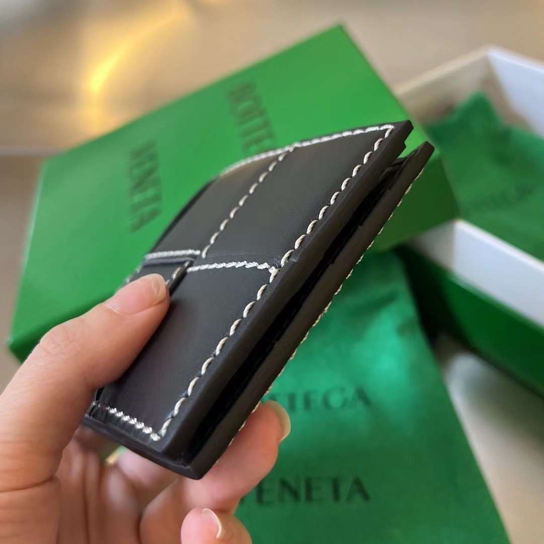 보테가 카세트 이중 접이식 지갑