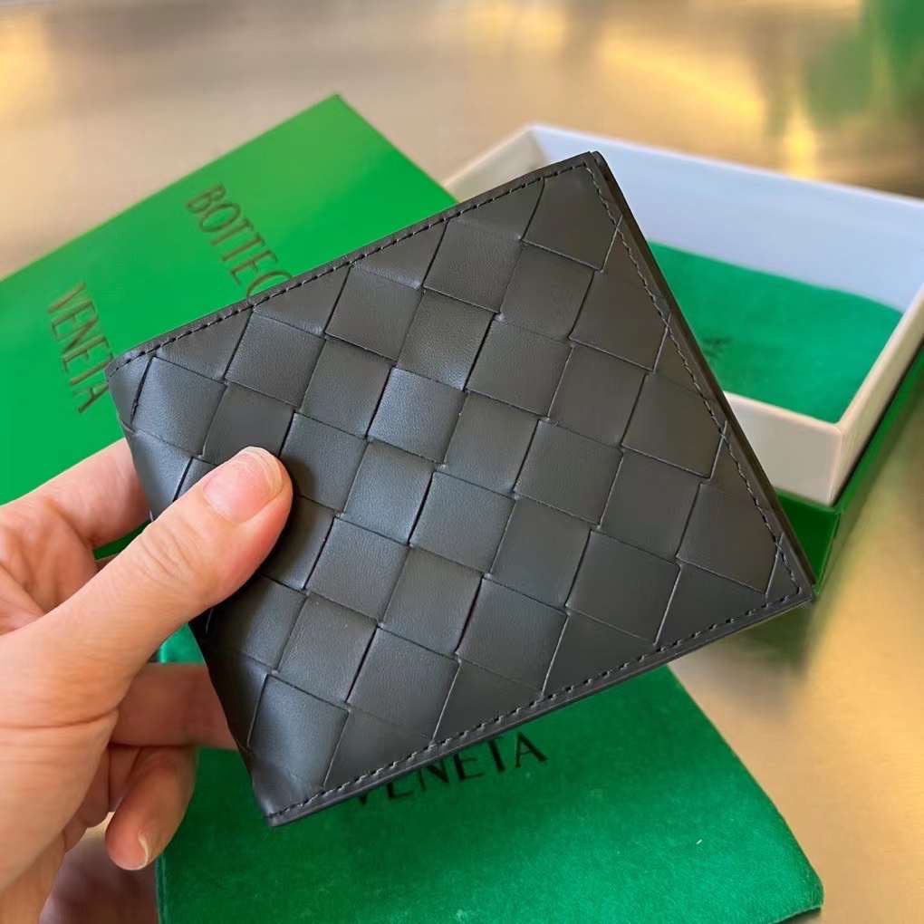보테가 인트레치아토 가족지갑