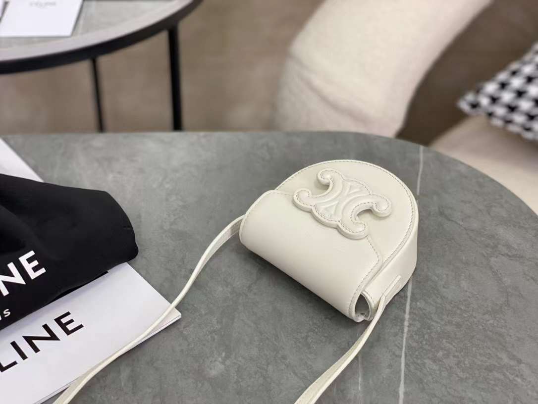 셀린느 트리오페 카프스킨 폴코백