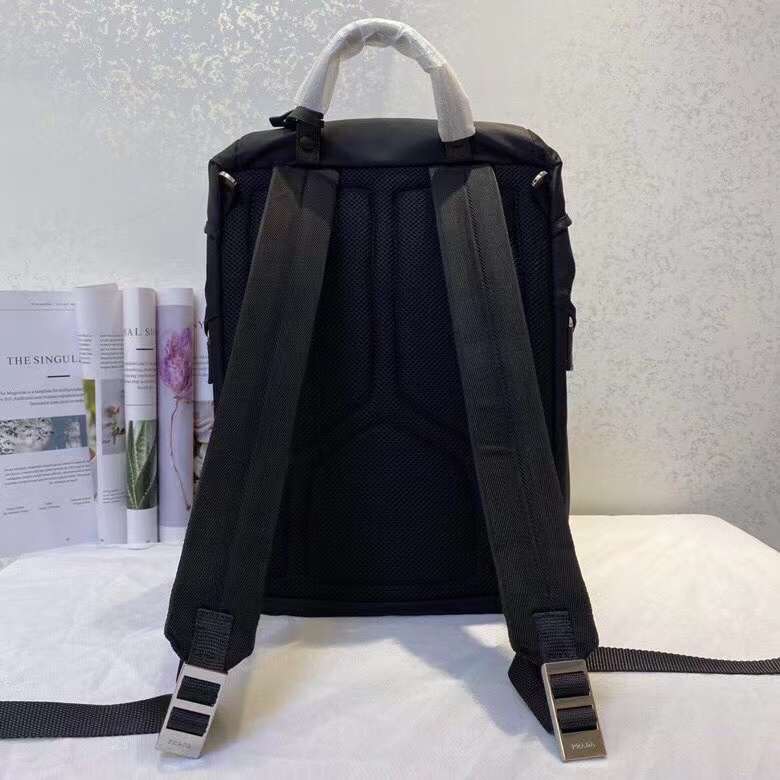 프라다 남자 백팩