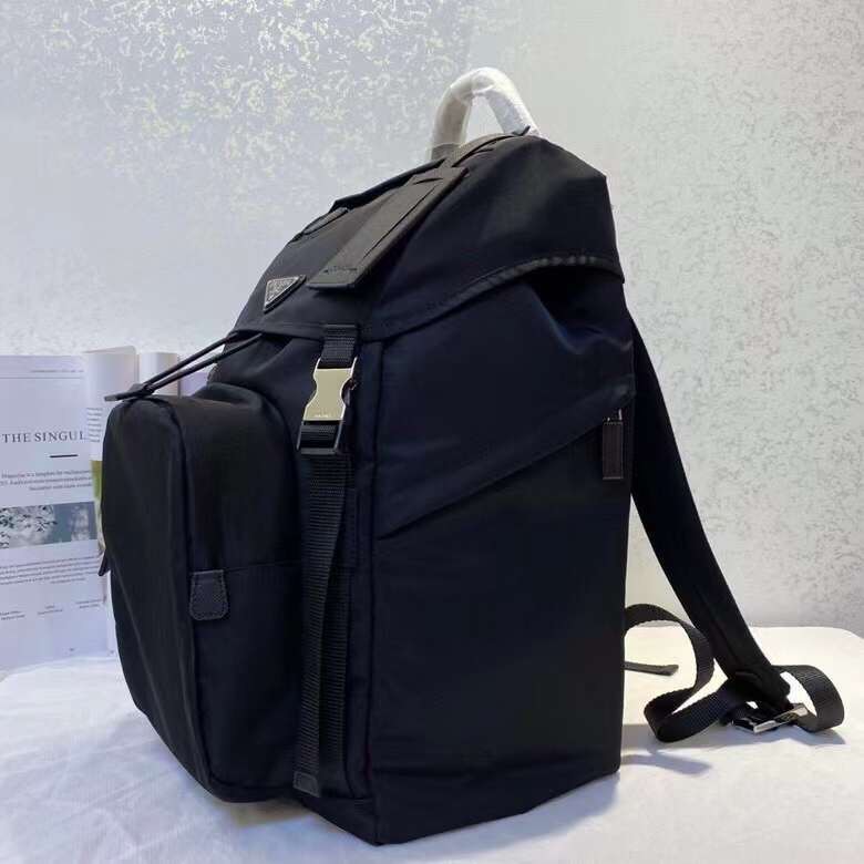 프라다 남자 백팩