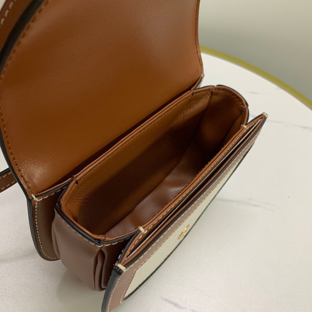 셀린느 트리옹프 미니 베사체