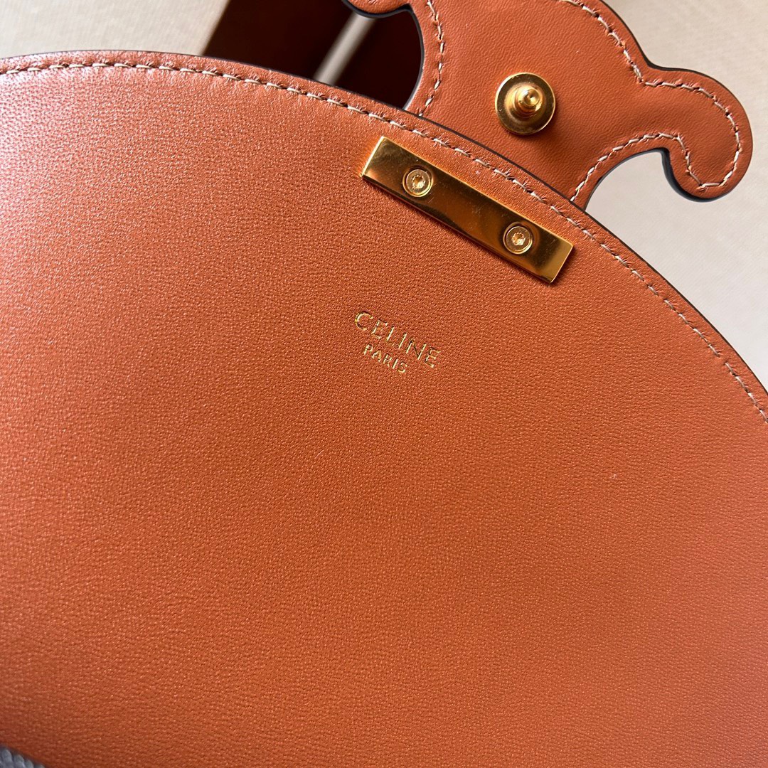 셀린느 BESACE CUIR TRIOMPHE