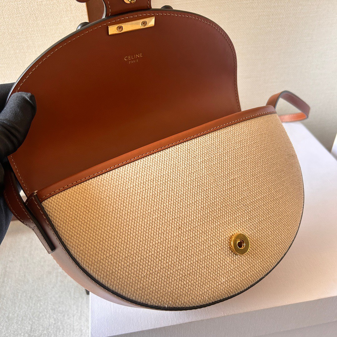 셀린느 BESACE CUIR TRIOMPHE