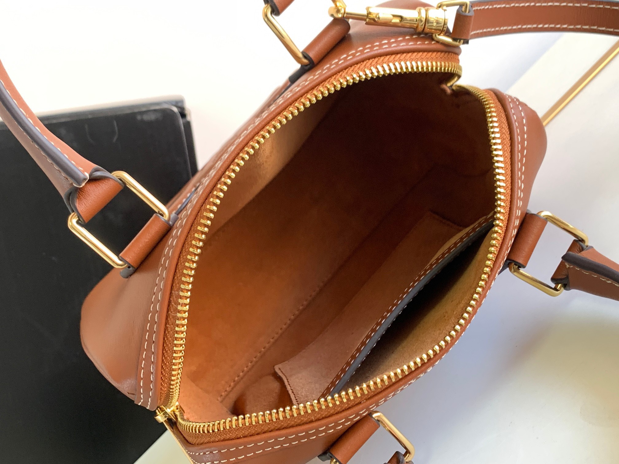 셀린느 SMALL BOSTON CUIR TRIOMPHE