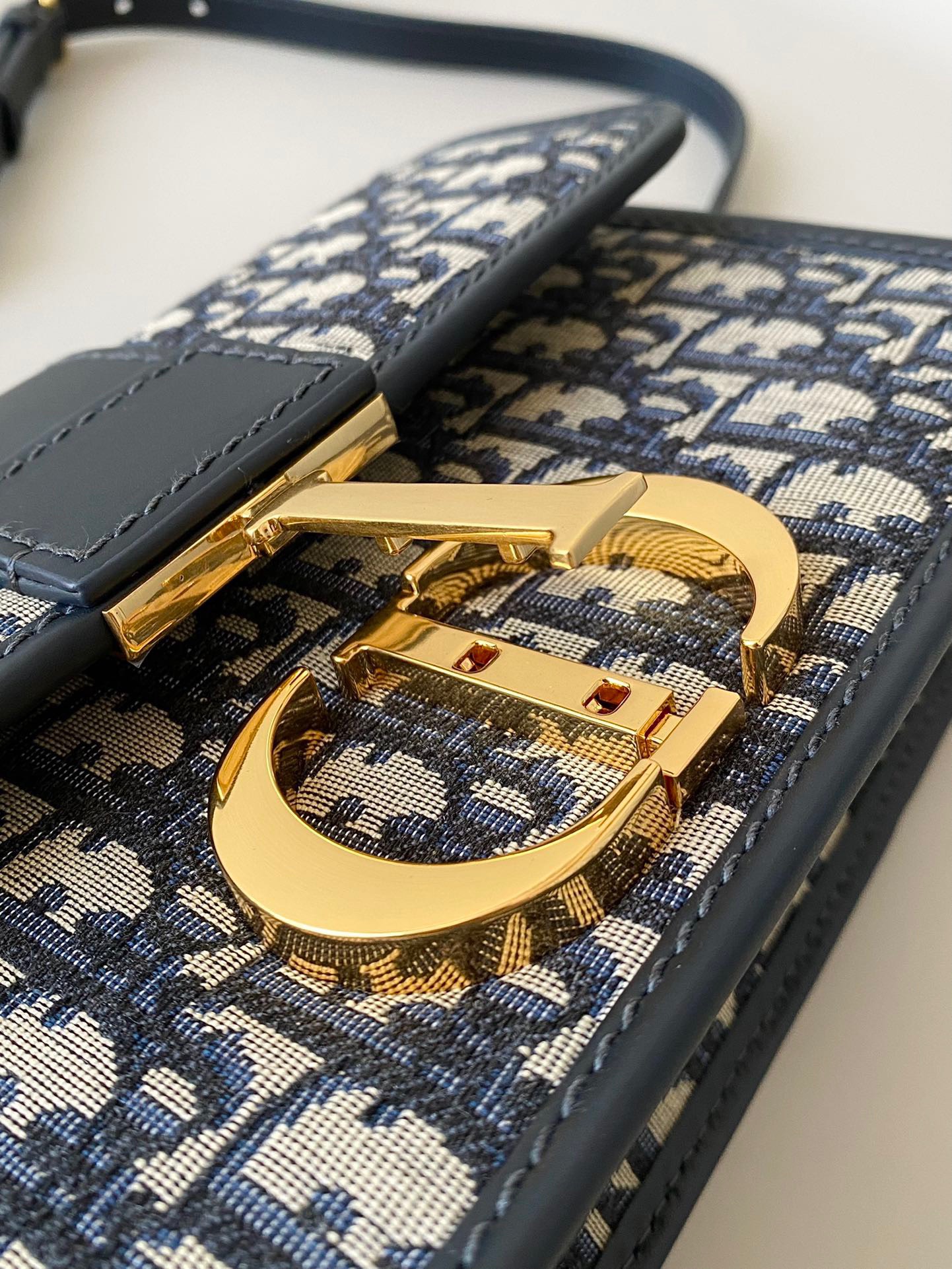 디올 Montaigne 여자가방