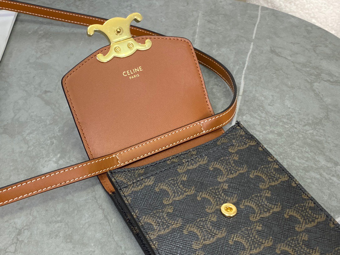 셀린느 TRIOMPHE CANVAS 핸드폰백