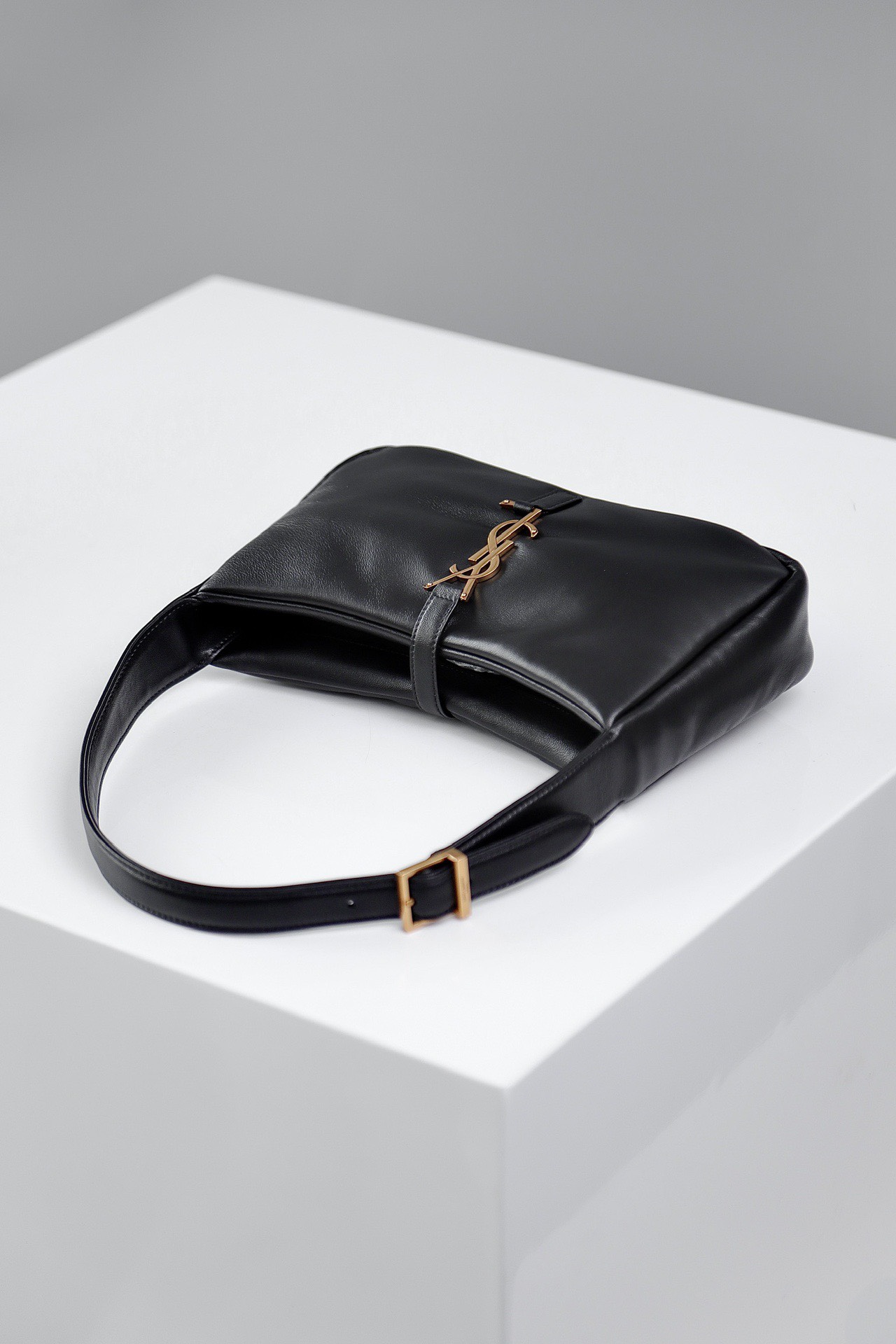 입생로랑 호보 여성 숄더백