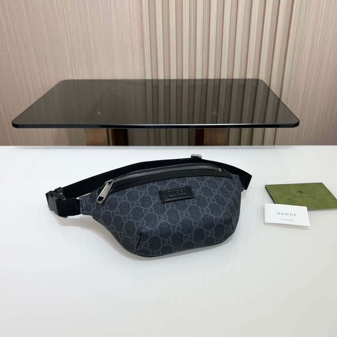 구찌 GG SUPREME 남성 허리백