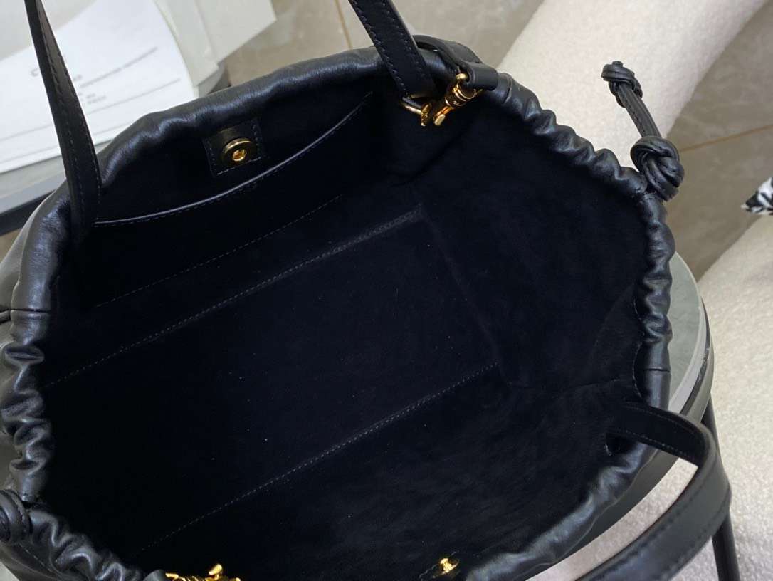 셀린느 CABAS TRIOMPHE 여성 가방 (2컬러)