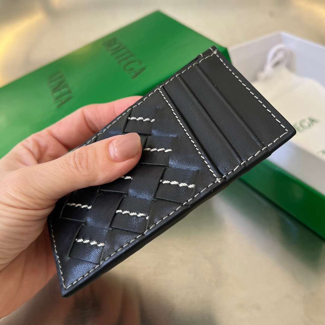 보테가 인트레치아토 카드지갑