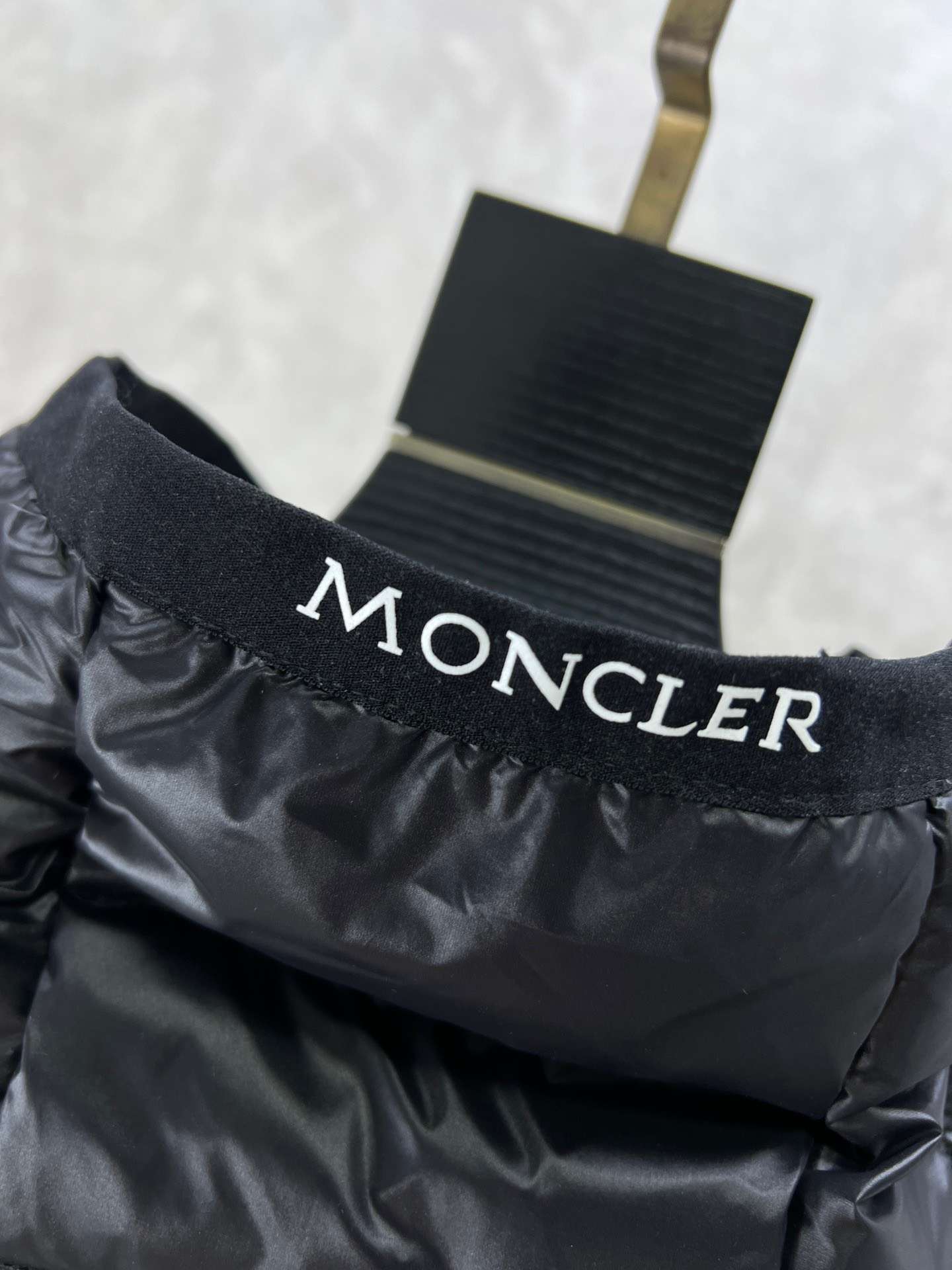 몽클레르 CALLINO 남성 패딩 블랙