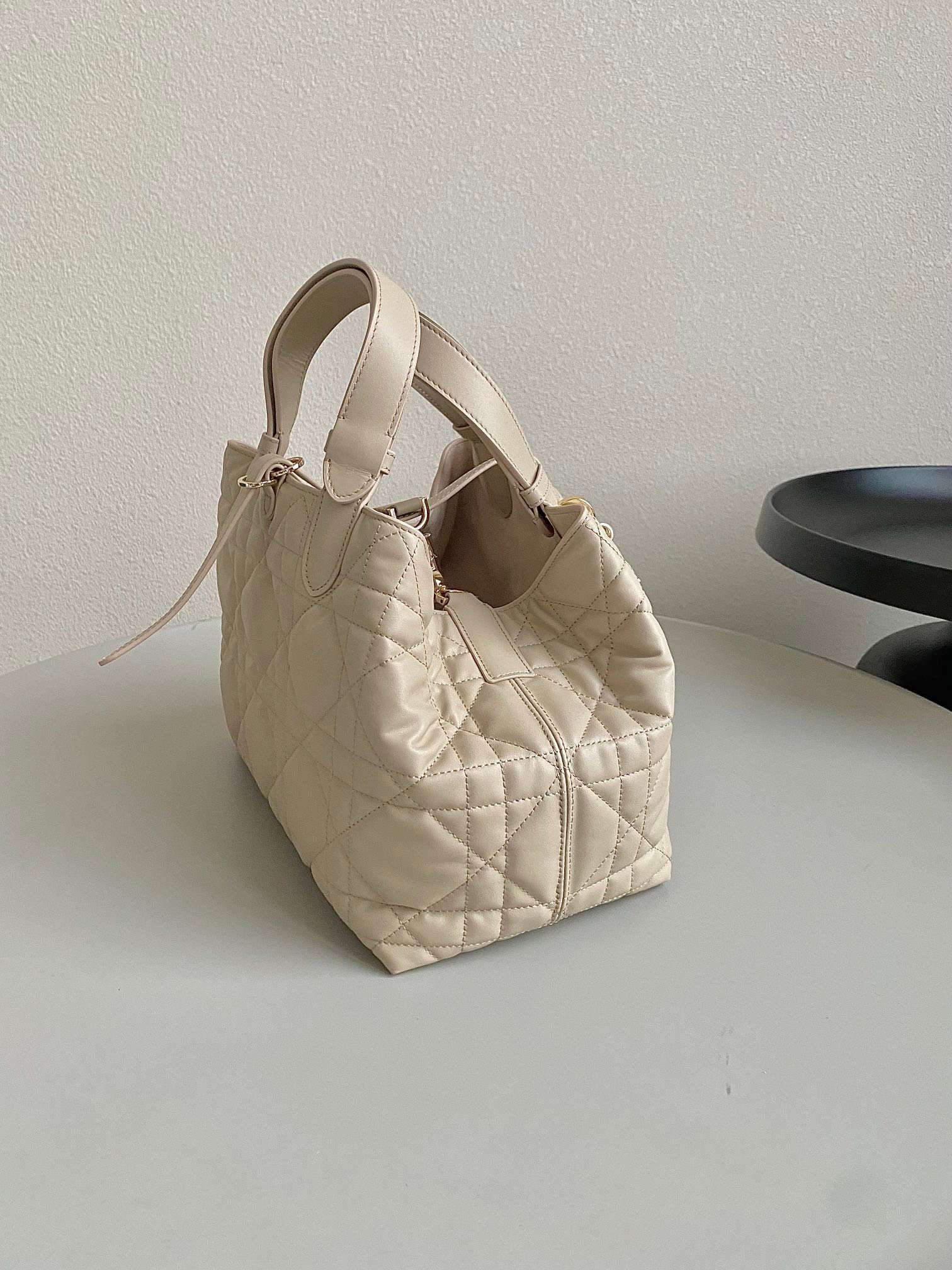 디올 TOUJOURS 여성 핸드백