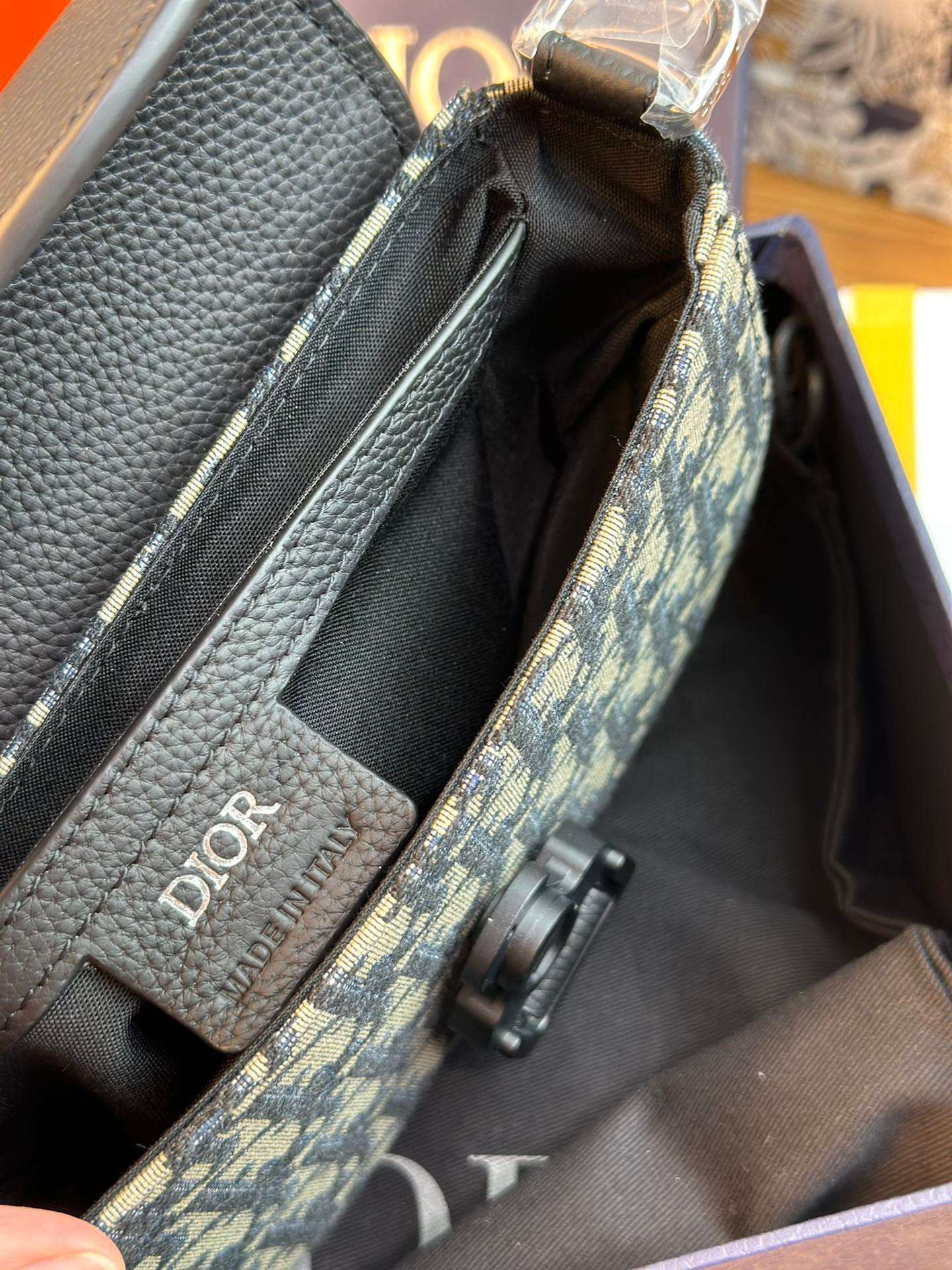 디올 Saddle Messenger 남여공용 가방