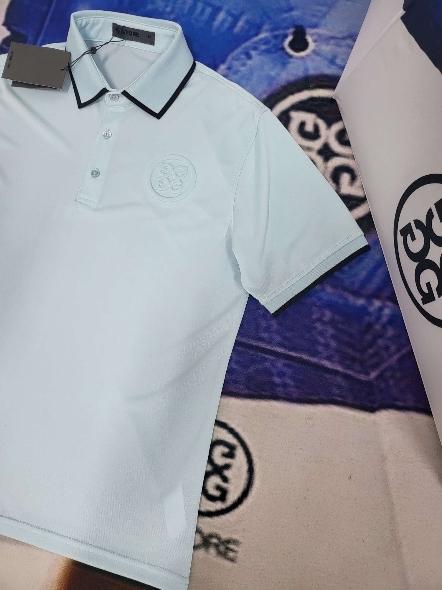 지포어 CIRCLE G'S EMBOSSED TECH 남성 골프 티셔츠 (2컬러)