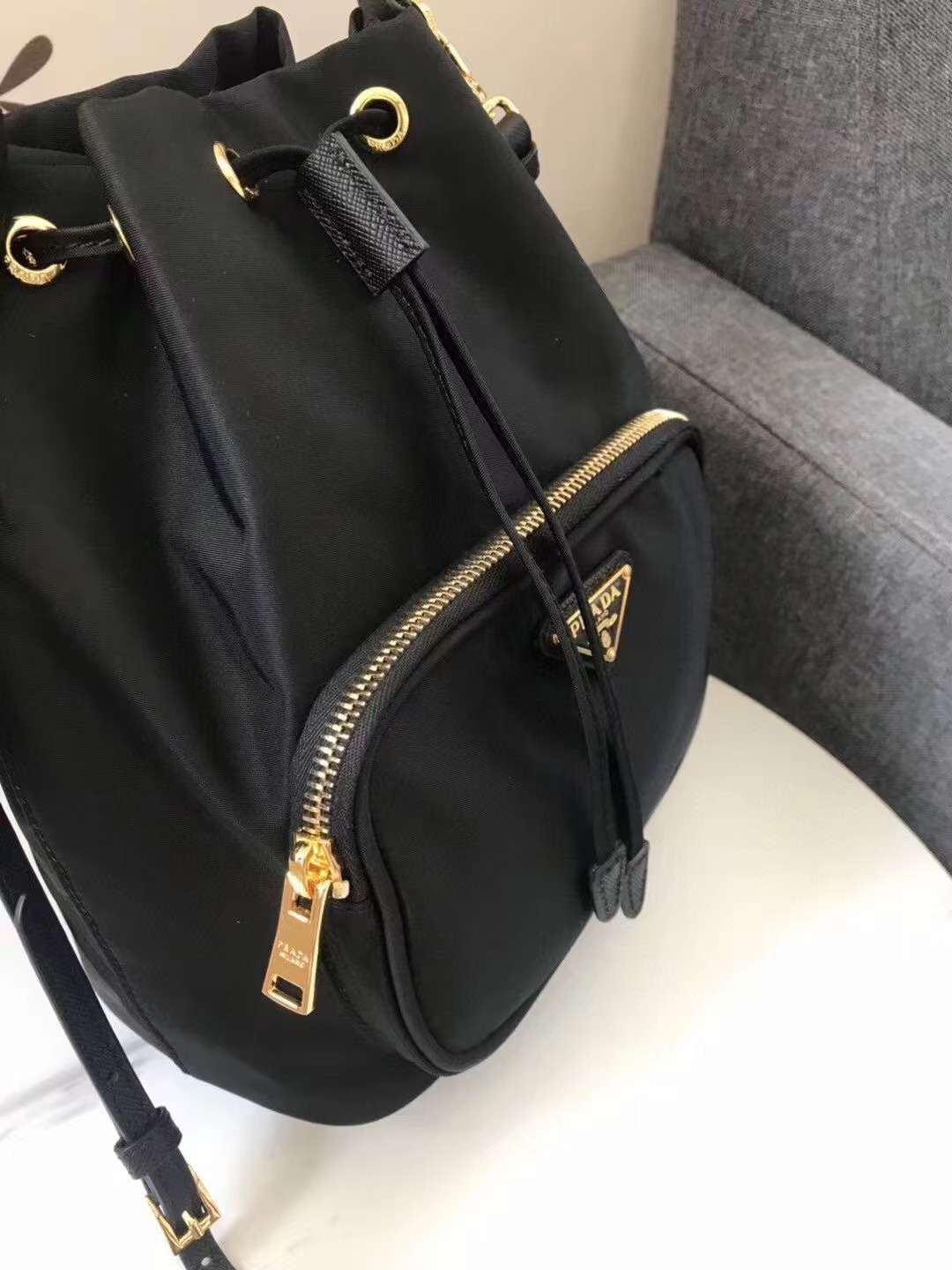 프라다 듀엣 리나일론 여성 숄더백