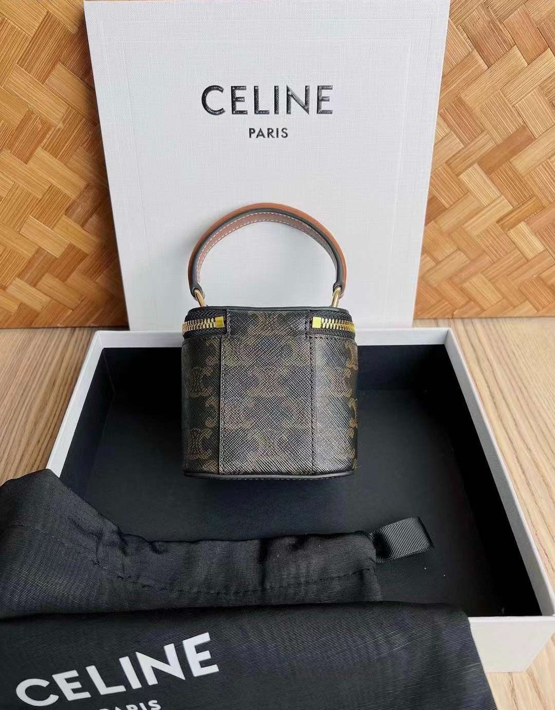 셀린느 미니 배니티 케이스 트리오페 여성 크로스백