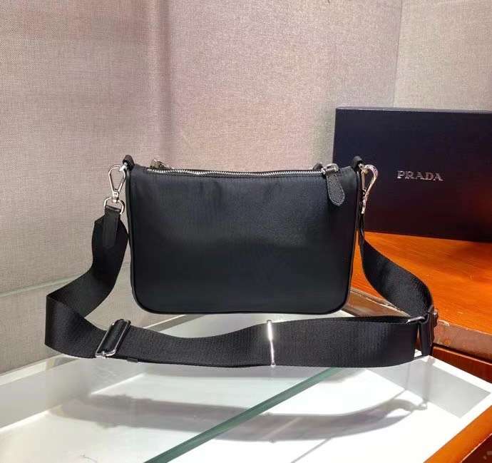 프라다 리나일론 체인 여성 호보백