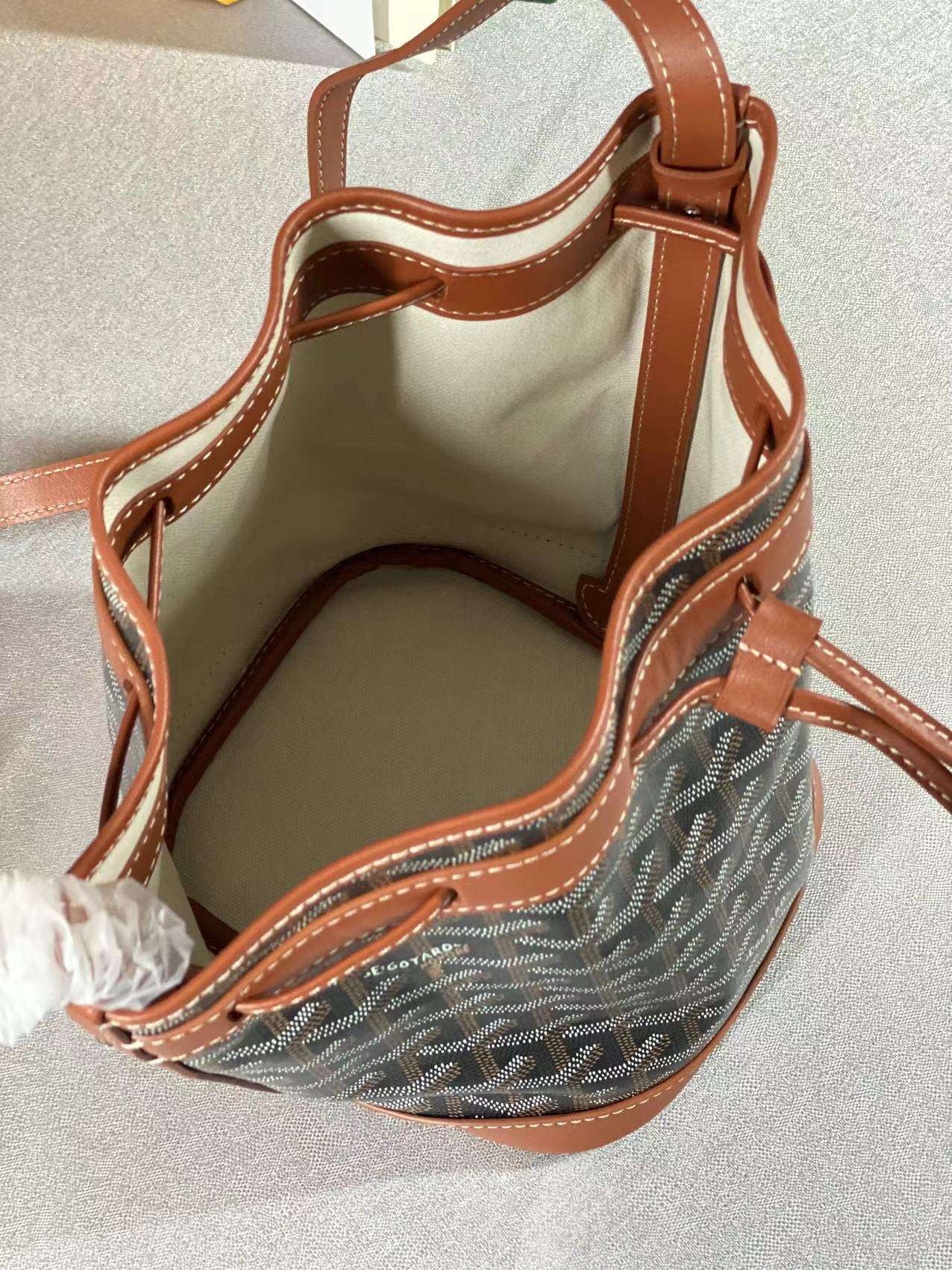 고야드 쁘띠플로 여성 버킷백