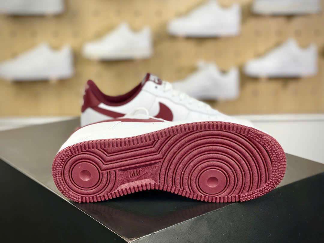 나이키 AIR FORCE WHITE TEAM RED 남여공용 스니커즈