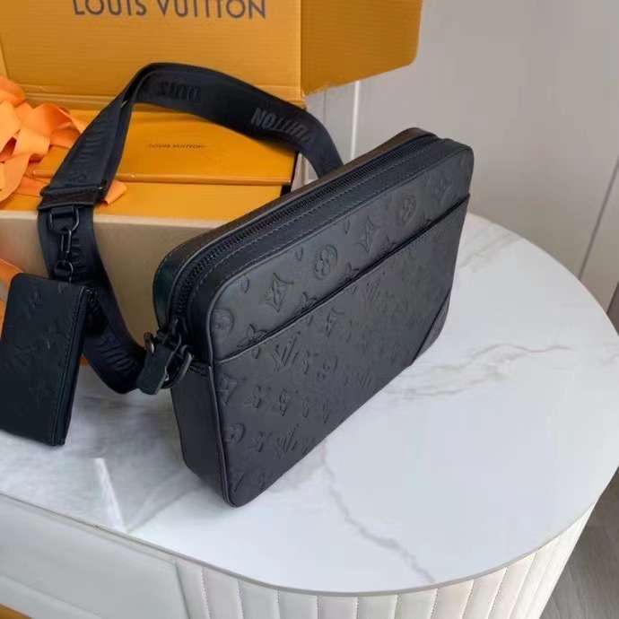 루이비통 듀어 메신저 블랙 남성 크로스백