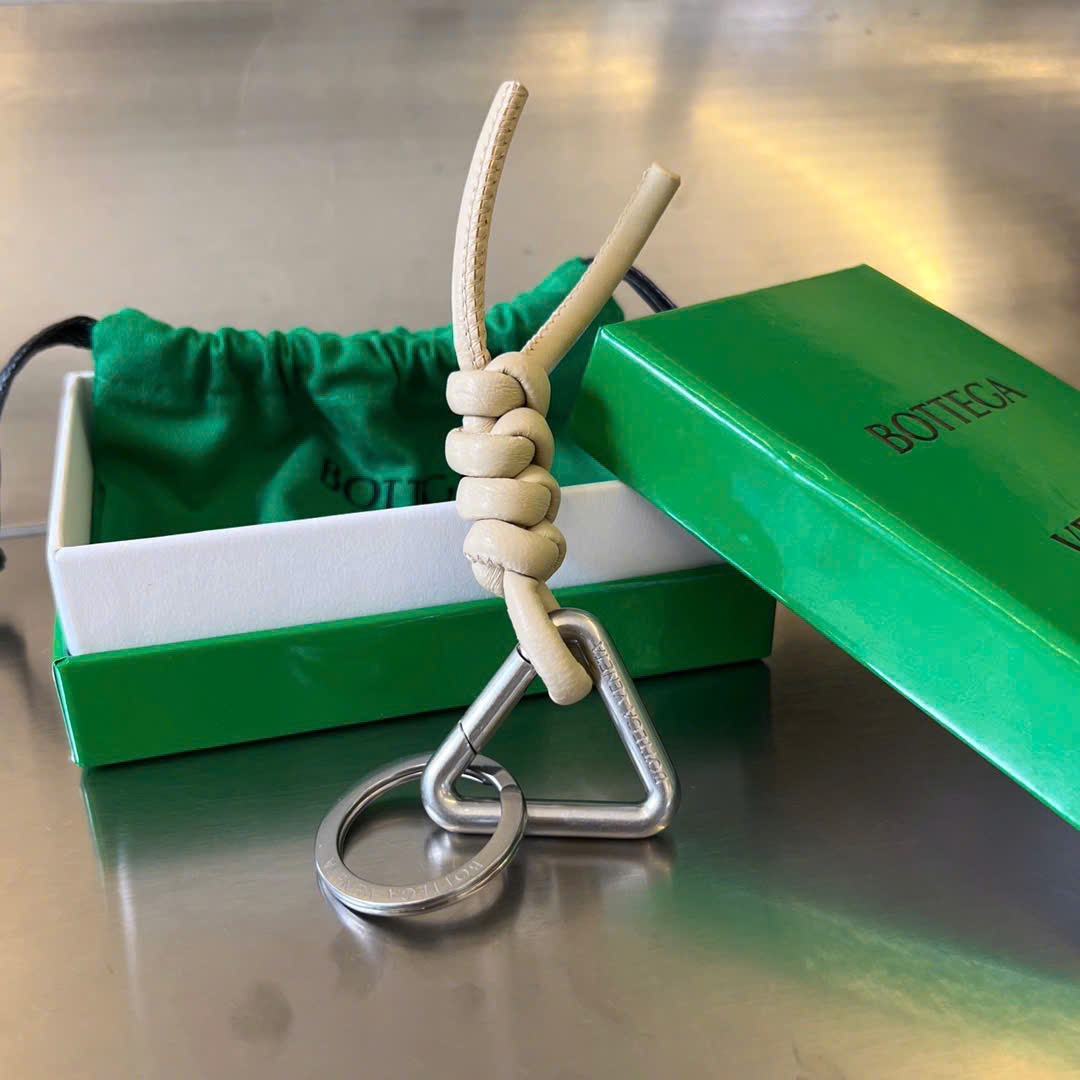 보테가베네타 트라이앵글 키링 (4컬러)