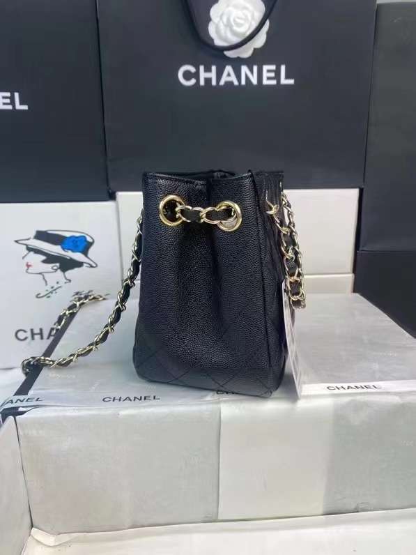 샤넬 24SS 클래식 미니 캐비어 여성 버킷백