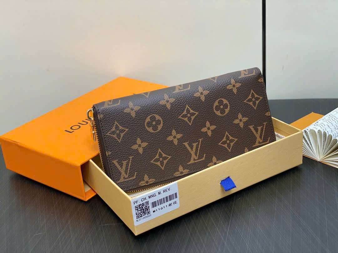 루이비통 Zippy Wallet Vertical 여성 지갑