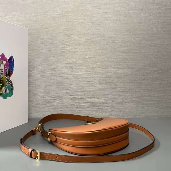 프라다 반달백 리나일론 미니 가죽 여성 숄더백