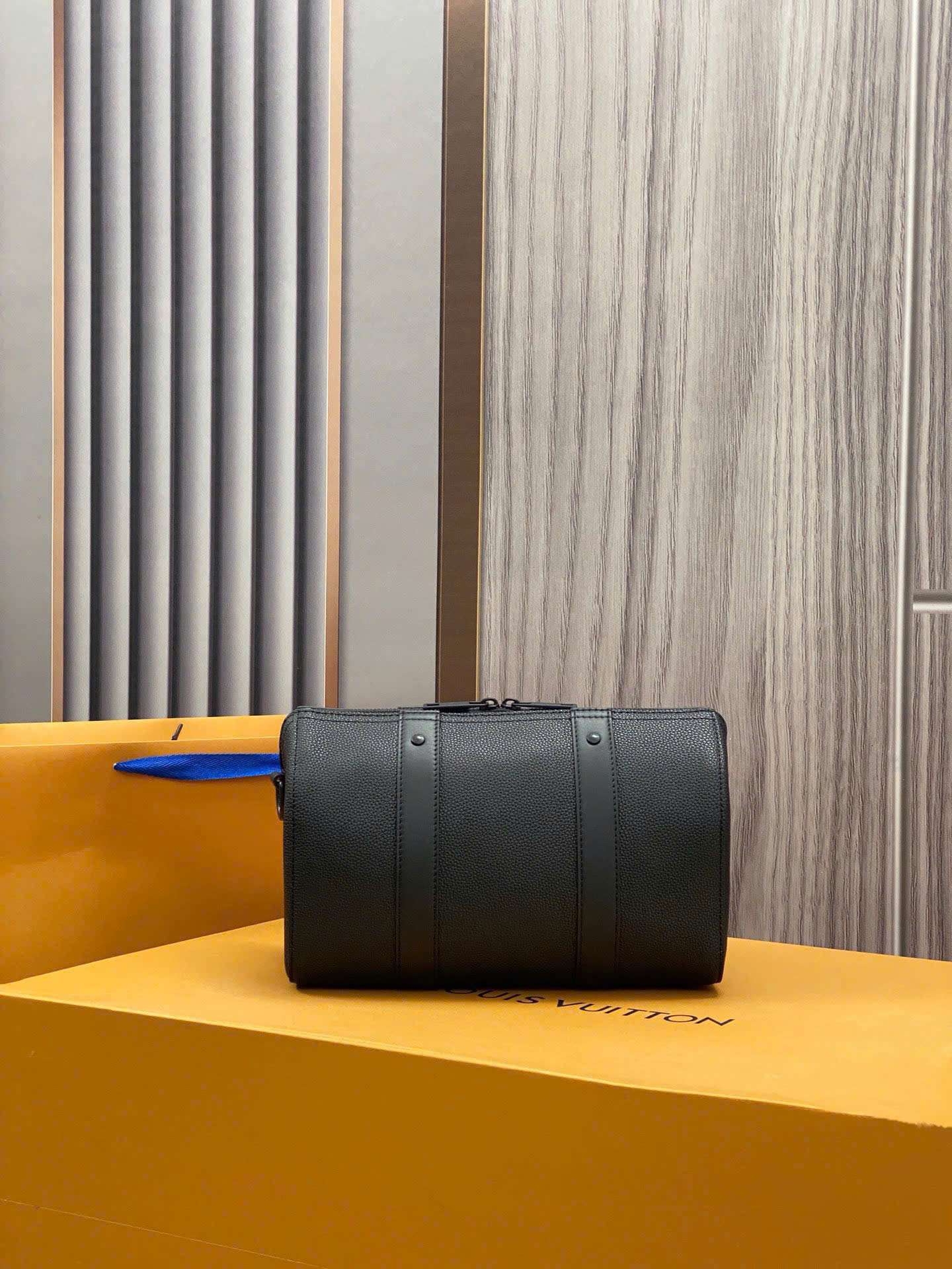 루이비통 CITY KEEPALL 남성 가방