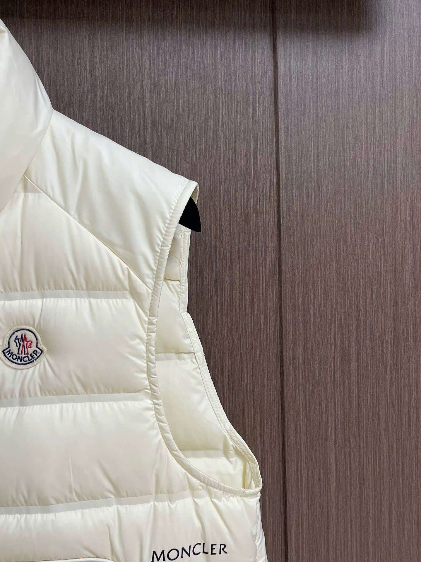 몽클레르 가슴 로고 남성 조끼
