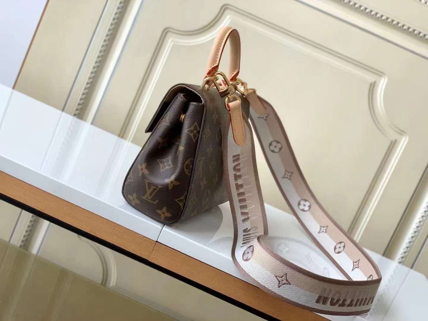 루이비통 클루니 미니 모노느램 여성 크로스백