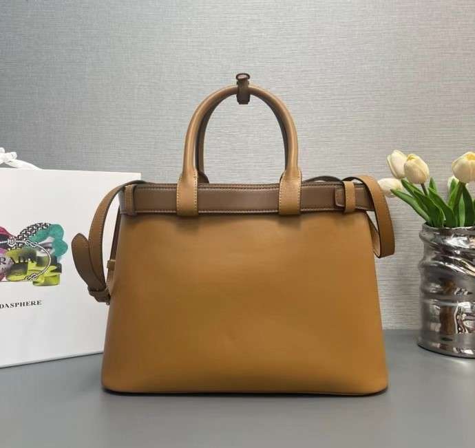 프라다 버클 스몰 가죽 여성 핸드백