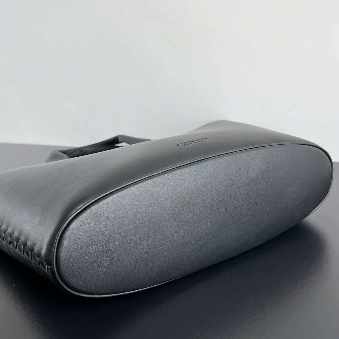 보테가 Medium Creek 남여공용 토트백