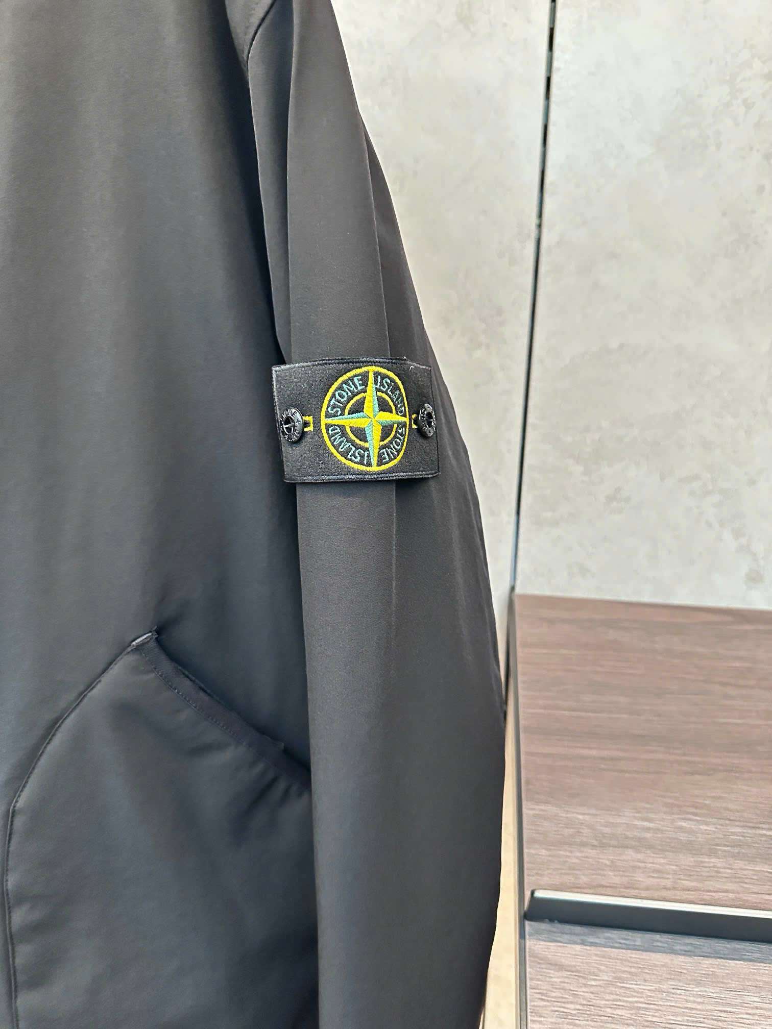 스톤아일랜드 나침반 로고 남성 바람막이