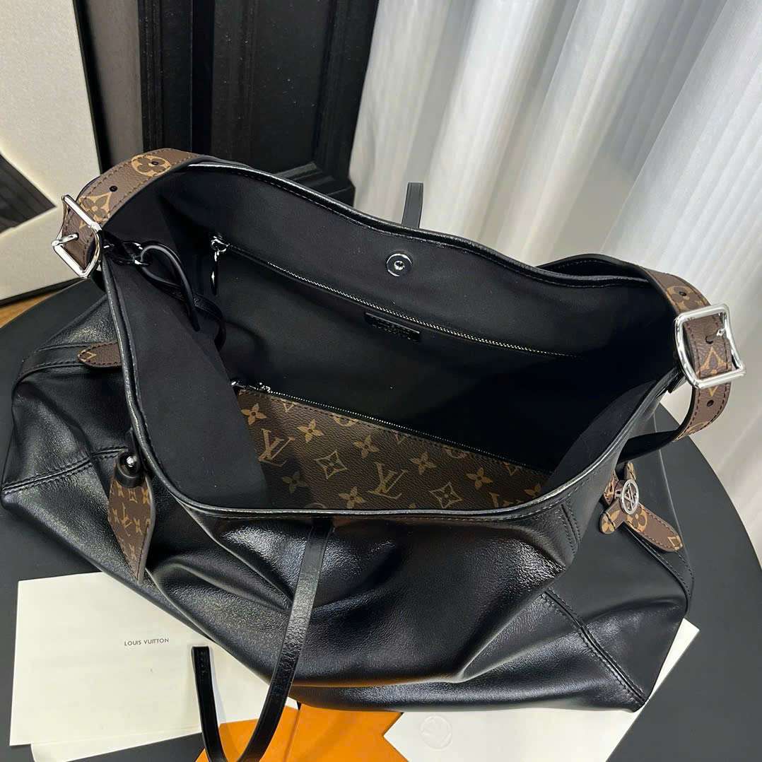 루이비통 CarryAll Dark 여성 가방