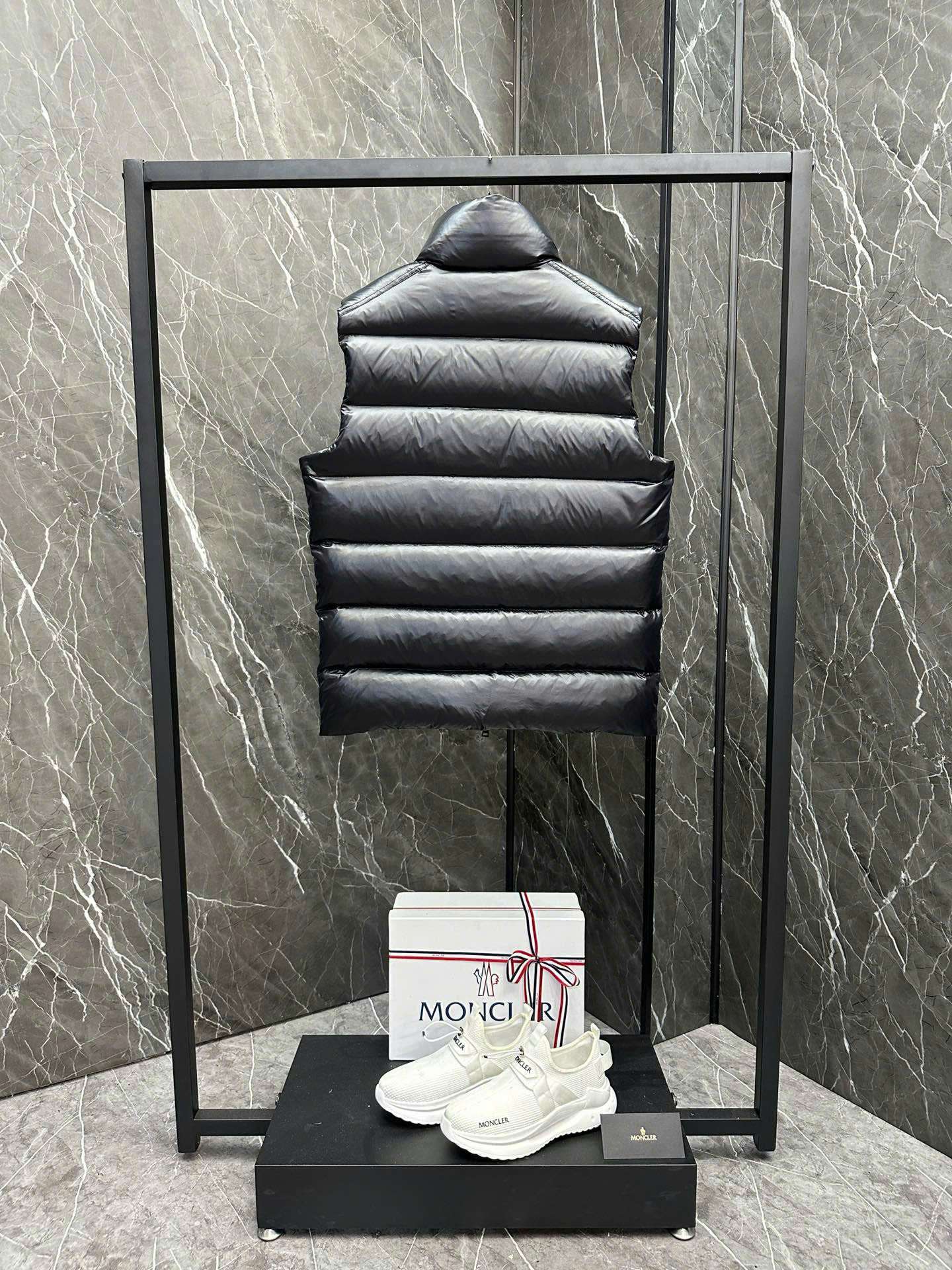 몽클레르 Sumido 남성 조끼