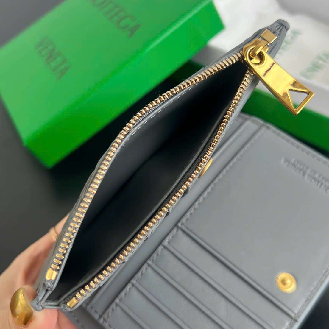 보테가 그레이 남성 카드 자갑