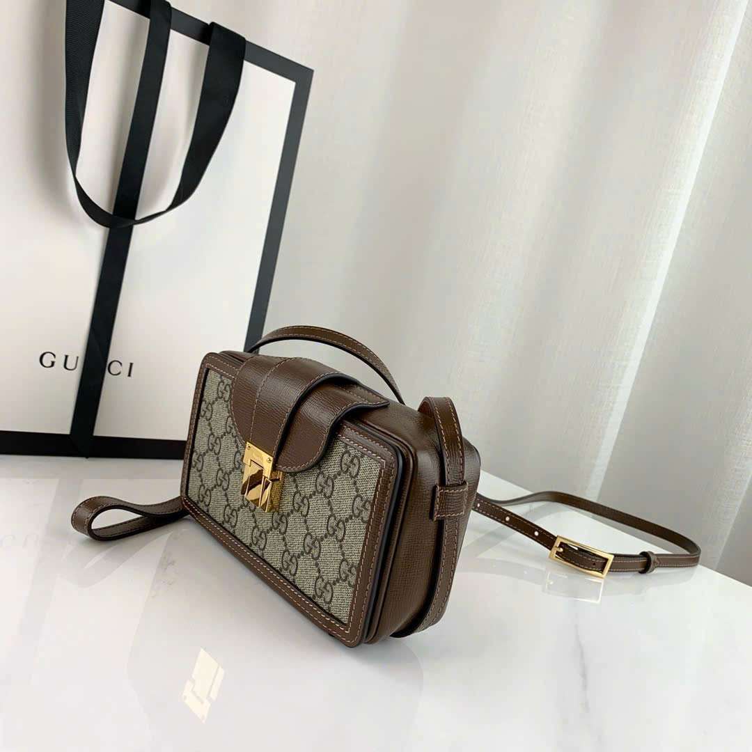 구찌 CLASP CLOSURE 여성 크로스백