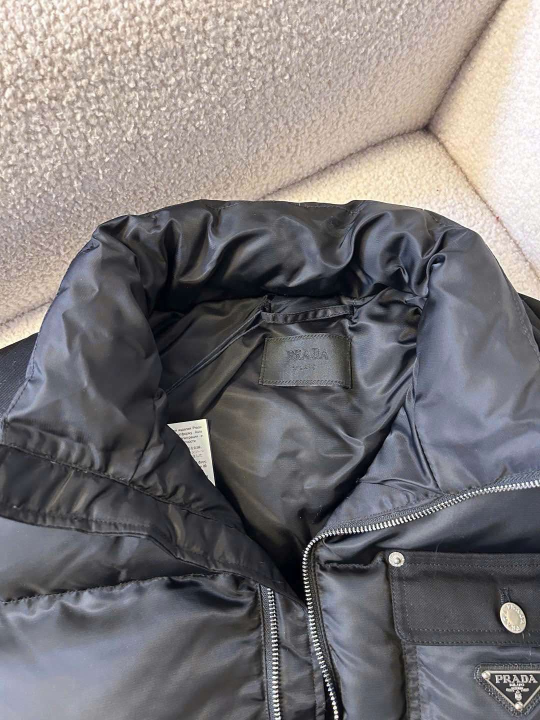 프라다 삼각 로고 남여공용 패딩