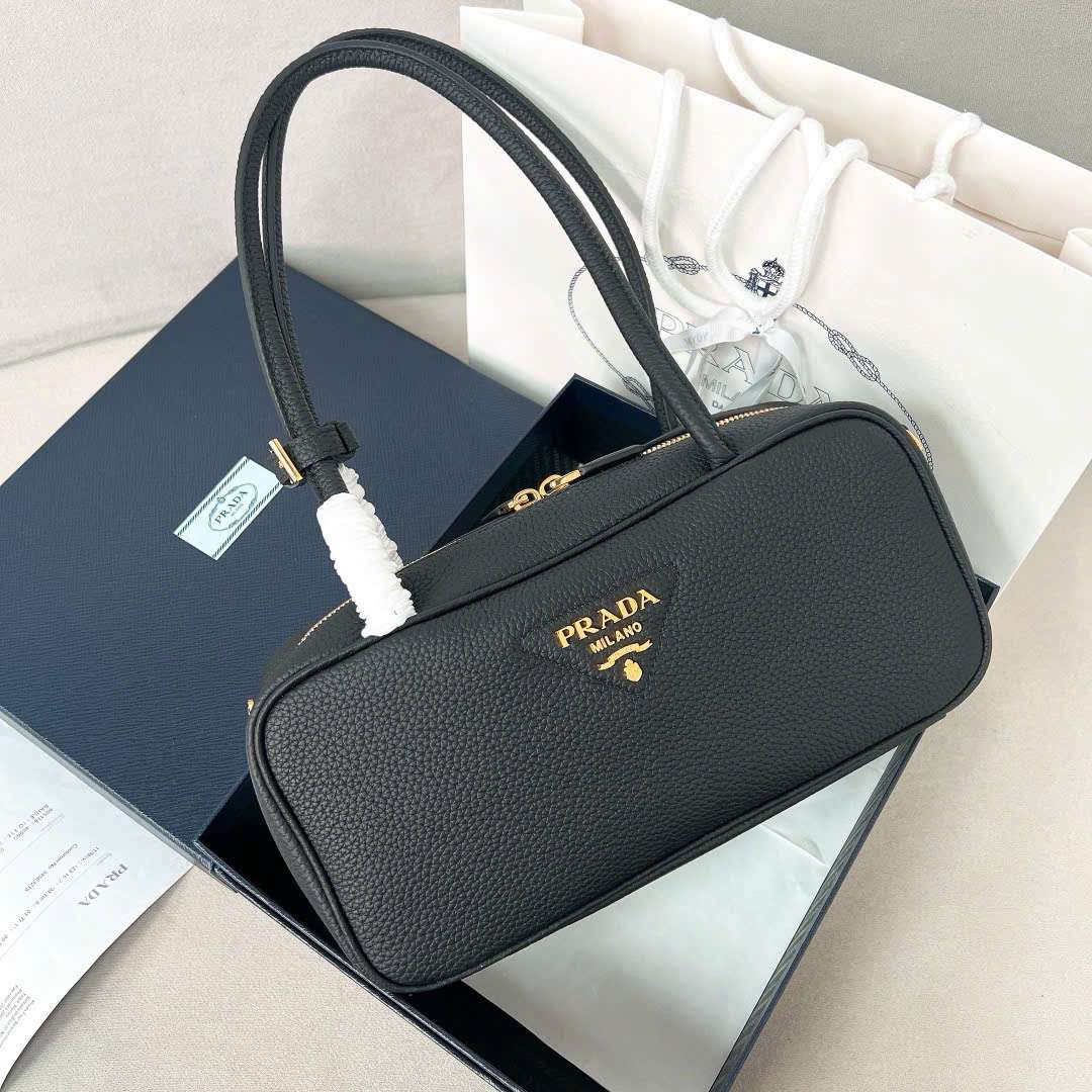 프라다 삼각 로고 여성 숄더백