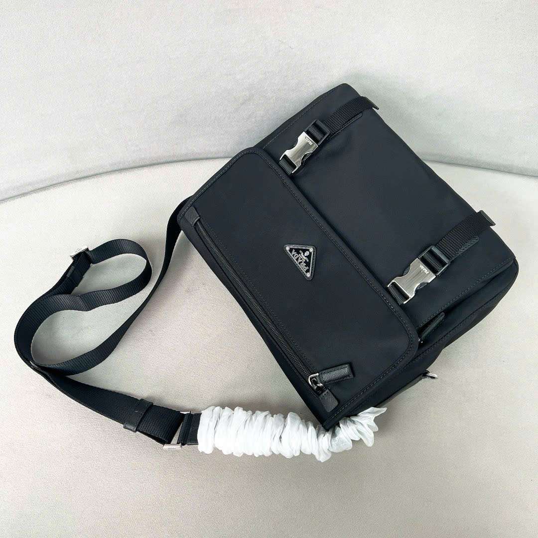 프라다 Saffiano 남성 가방