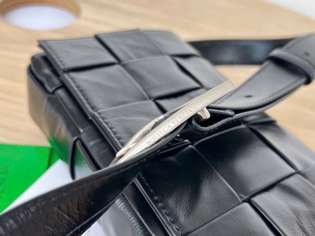 보테가 CASSETTE MINI 여성 크로스백