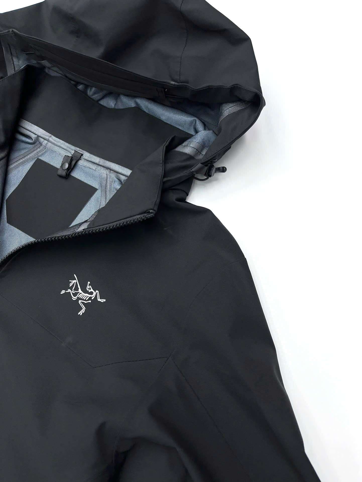 아크테릭스 GORE-TEX 남여공용 바람막이