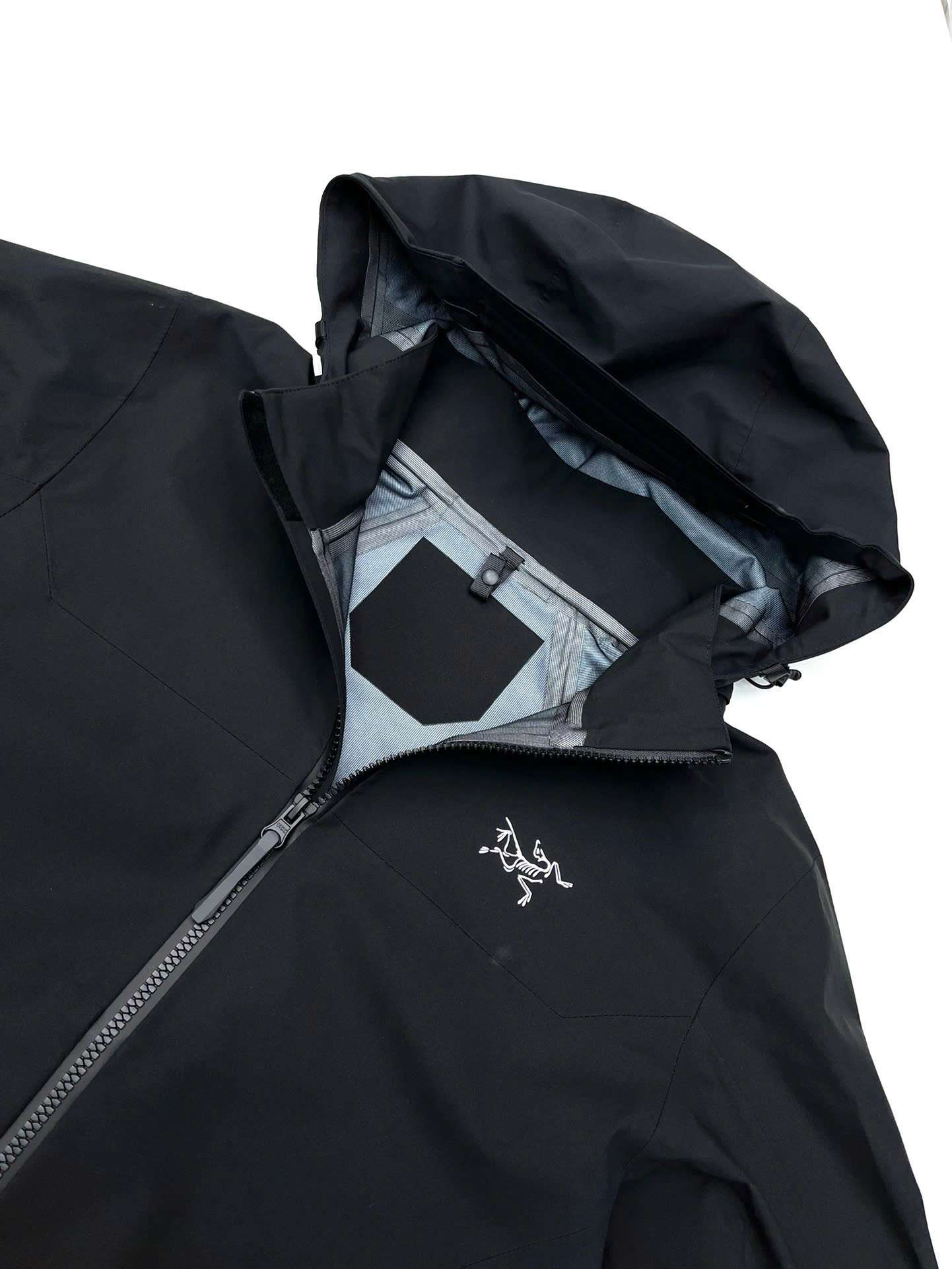 아크테릭스 GORE-TEX 남여공용 바람막이