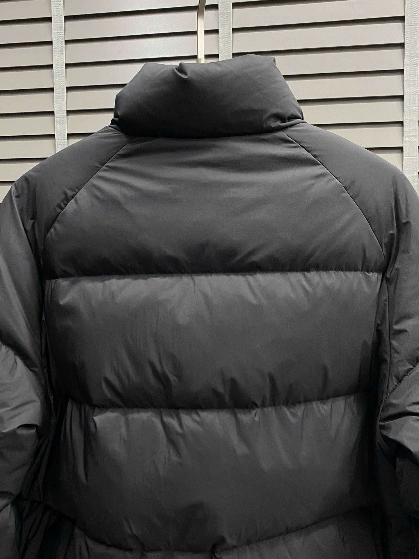 몽클레르 블랙 로고 남성 패딩