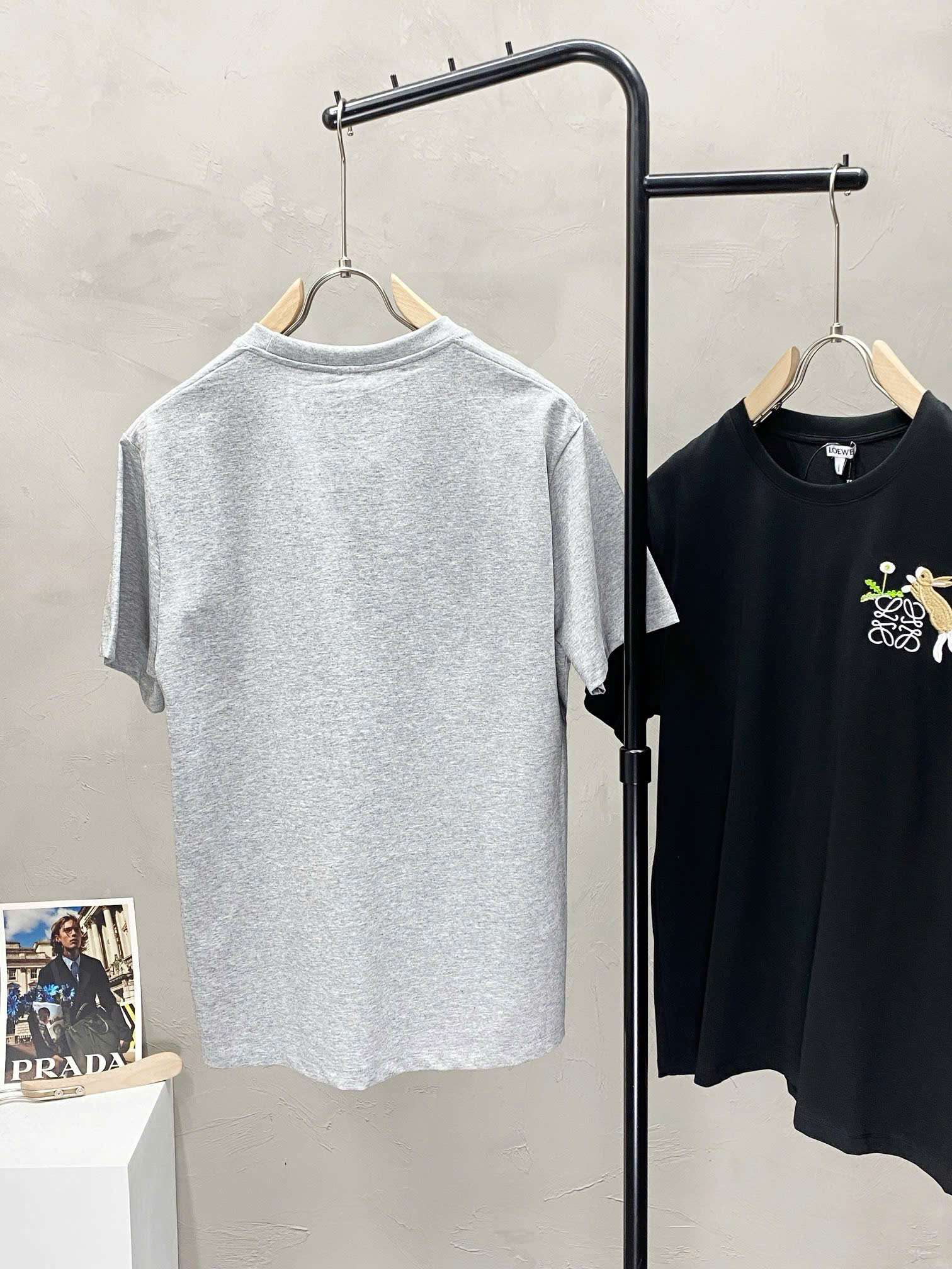 LOEWE 자수 로고 남성 반팔티