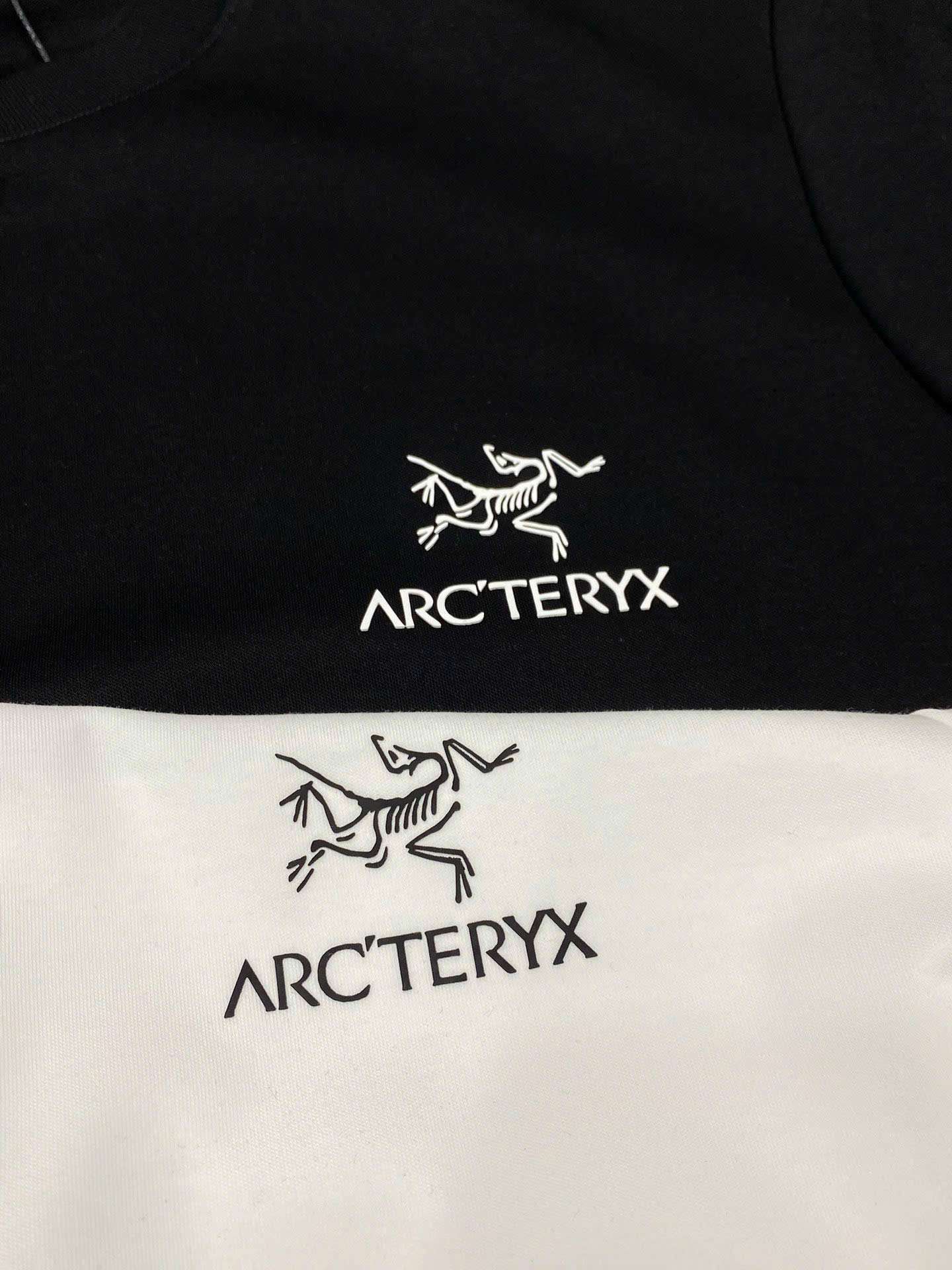 아크테릭스 가슴 로고 남성 반팔티