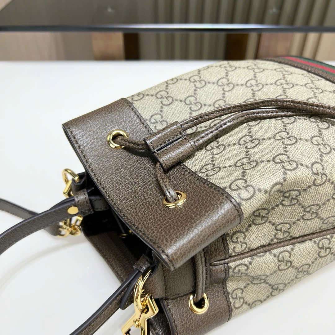 구찌 GG SUPREME 여성 가방